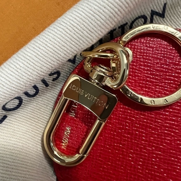 Louis VUITTON M69984 Vivienne Monogram Porte Cles-Illustre Bag Charm Key Holder - Picture 16 of 16